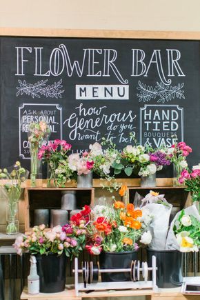 flower display - sell, sell, sell, those flowers! Florist Interior, Flowershop Ideas, Florist Cafe, Interactive Spaces, Flower Shop Display, Display Visual Merchandising, Flower Shop Interiors, Dream Flower, Alchemilla Mollis