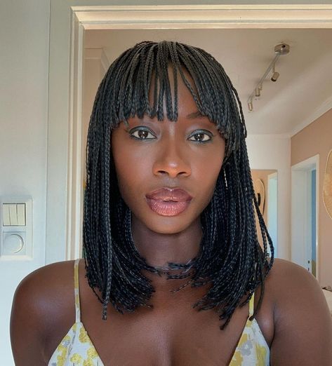 Curtain Bangs Images, Braids With Bangs, Hairstyles With Curtain Bangs, Braided Bangs Hairstyles, Short Box Braids Hairstyles, Short Box Braids, Braided Bangs, Box Braids Hairstyles For Black Women, Cute Box Braids Hairstyles