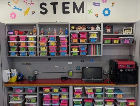 Stem Organization Classroom, Stem Lab Decor, Stem Classroom Setup Elementary, Stem Lab Design Classroom, Stem Room Design, Science Corner Classroom Ideas, Garage Laboratory, Stem Classroom Setup, Stem Lab Design