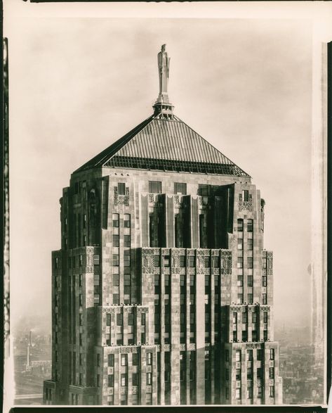 Chicago Board Of Trade, Limestone Cladding, Trading Room, Chicago Interiors, American Art Deco, Granite Blocks, Deco Interiors, Chicago History Museum, Building Interior