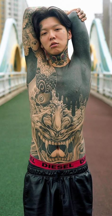 Tattoo Guys, Black Tattoo Ideas, Saved Tattoo, Blackout Tattoo, Planet Tattoos, Irezumi Tattoos, Japanese Sleeve Tattoos, Stomach Tattoos, Black Tattoo