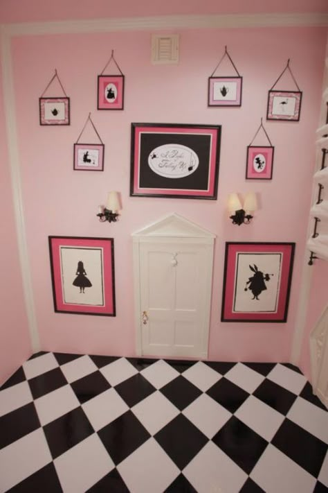 Alice in Wonderland nursery ideas - Alice-in-Wonderland.net blog Alice In Wonderland Bedroom Ideas, Wonderland Bedroom Ideas, Alice In Wonderland Bathroom, Pink Alice In Wonderland, Wonderland Bathroom, Alice In Wonderland Nursery, Alice In Wonderland Bedroom, Wonderland Bedroom, Alice In Wonderland Decor