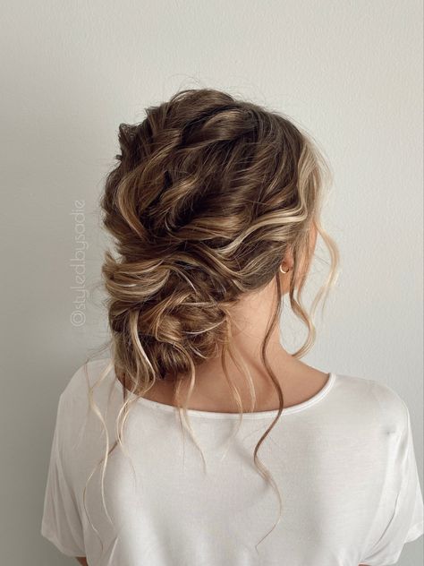 Messy Wedding Updo With Veil, Romantic Wedding Updos For Long Hair, Wedding Messy Hairstyles, Bridal Hair Romantic Updo, Bridal Hairstyles Updo Messy, Boho Wedding Hair And Makeup, Bridesmaid Hair Messy Updo, Loose Updo Bridal Hair, Loose Low Updo Wedding Hair