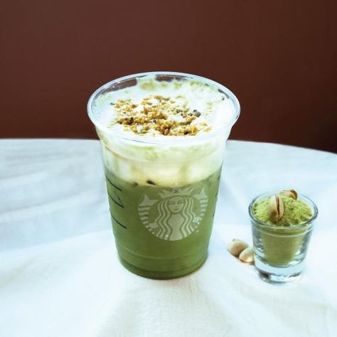 Pistachio Matcha Latte, Starbucks Promotion, Pistachio Matcha, Matcha Latte Starbucks, Cafe Corner, Starbucks Matcha, Starbucks Secret, Womens Health Care, Matcha Latte