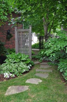 Side Yard Ideas - might make for the shared space betweenbetween my yard and the neighbor's Side House Garden, Side Yard Landscaping, Gardening Projects, Garden Walkway, Garden Pathway, Side Yard, House Garden, Garden Cottage, Shade Garden