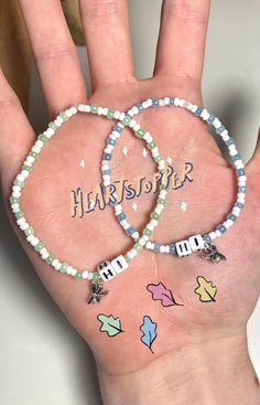 Heartstopper Charlie And Nick, Heartstopper Charlie, Charlie And Nick, Bracelets Couple, Charms, Beaded Bracelets, Bracelet