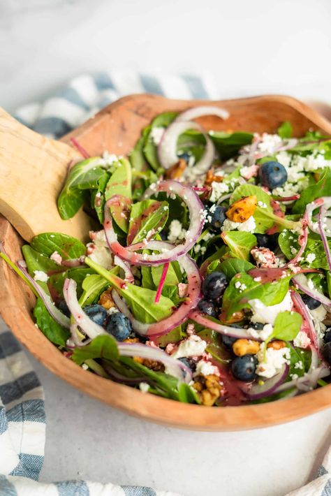 Blueberry Goat Cheese Salad Blueberry Goat Cheese Salad, Salad With Blueberries, Blueberry Goat Cheese, Walnut Salad, Goat Cheese Salad, Cheese Salad, Spanish Onion, Toasted Walnuts, Mixed Greens