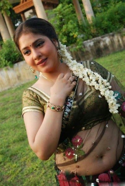 Indian Navel, Bollywood Hairstyles, Saree Navel, Indian Actress Hot Pics, Beautiful Saree, Indian Beauty Saree, Desi Beauty, Beautiful Woman, Stylish Girl