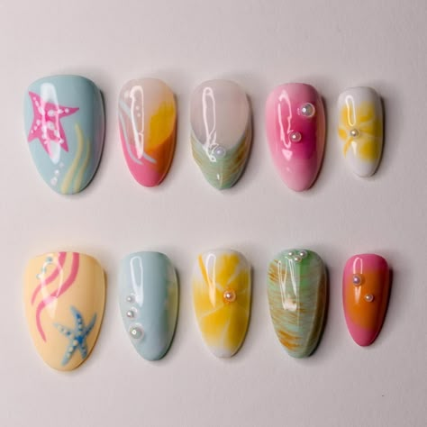 Beachy nails 🐚✨ Inspired by @nails_by.ry Beach Theme Nails, Australia Nails, Beach Themed Nails, Neutral Nail Art, Beachy Nails, Nails Inspired, Tropical Nails, Nails Aesthetic, Summery Nails