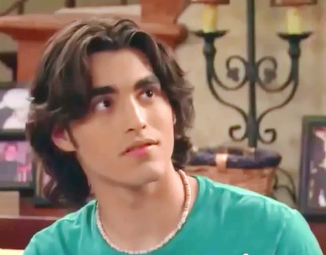 Blake Michael as TYler, scene from Dog With a Blog Tyler James Dog With A Blog, Blake Michael Dog With A Blog, Dog With A Blog Tyler, Tyler Dog With A Blog, Cameron Hair, Blake Michael, Lemonade Mouth, Childhood Crushes, Dog With A Blog