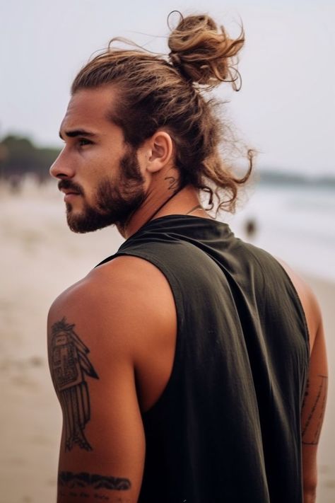 Handsome guy on beach with man bun. Men Man Bun, Man Bun Undercut, Bun Accessories, Man Bun Styles, Man Bun Hairstyles, Angular Face, Square Face Shape, Oval Face Shapes, Man Bun