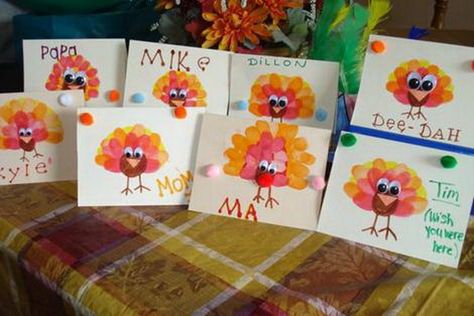 Different Ideas for Homemade Thanksgiving Cards Homemade Thanksgiving Decorations, Thankful Crafts, Thanksgiving Kindergarten, Thanksgiving Crafts Preschool, Easy Thanksgiving Crafts, Thanksgiving Classroom, November Crafts, Thanksgiving Place Cards, Fall Arts And Crafts