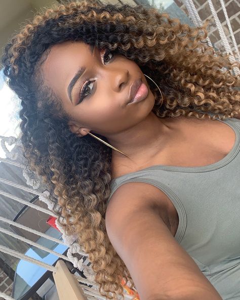 New Crochet Hair Styles For 2022, Black And Blonde Crochet Hair, Brown Crochet Hairstyles, Blonde Curly Crochet Hair, Crochet Blonde Hair, Color Crochet Hairstyles, Deep Twist Crochet Hairstyles, Crochet Long Hairstyles, Honey Blonde Crochet Hairstyles