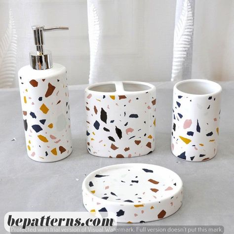 Easy Home Decor Tips | Must-Have Accessories for Beginners Jesmonite Inspiration, Bathroom Accessories Ideas, Ceramic Bathroom Accessories, Resin Ceramic, Bathroom Accesories, Savon Diy, Toothbrush And Toothpaste Holder, Concrete Bathroom, Toothpaste Holder