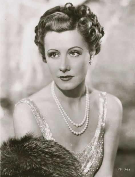 My Love Photo, The Awful Truth, Irene Dunne, Classic Movie Stars, Classic Actresses, Hollywood Icons, Hollywood Glam, Golden Age Of Hollywood, Silver Screen