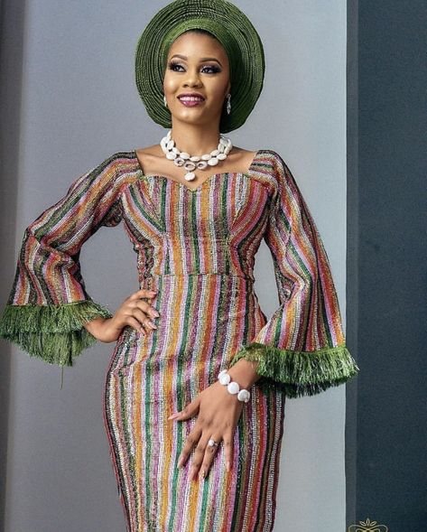 Aso Oke Dress Styles, Aso Oke Gown Styles, Aso Oke Dress, Dress Styles For Wedding, Aso Oke Styles, Cultural Wear, Yoruba Bride, Nigerian Bride, African Wedding Attire