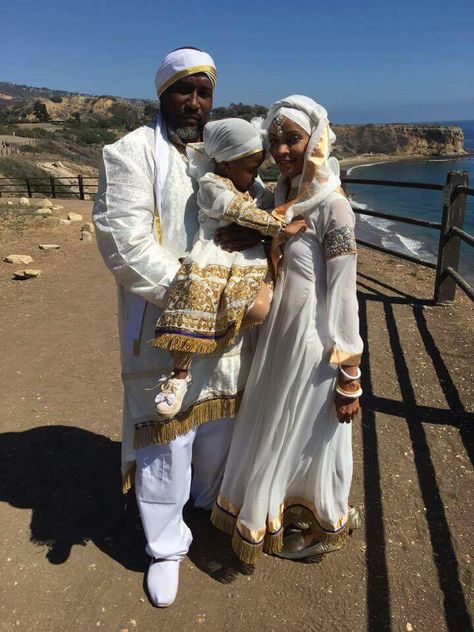 Hebrew King and queen fashion Hebrew Dresses With Fringes, Ancient Hebrew Clothing, Jewish Wedding Dress, Israelite Wedding, Hebrew Fashion, Hebrew Wedding, Wedding Dress Code, Hebrew Clothing, Hebrew Israelite Clothing