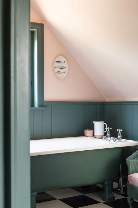 We’re positively charmed. Aesthetic Bathroom Decor, Teal Bathroom, 20 Aesthetic, Surrey England, Bad Inspiration, Aesthetic Bathroom, English Country House, Pink Bathroom, Family Bathroom