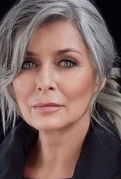 Silver Haired Beauties, Gorgeous Gray Hair, Grey Hair Inspiration, Beautiful Gray Hair, Long Gray Hair, Ageless Beauty, Grey Hair, Silver Hair, Beautiful Hair