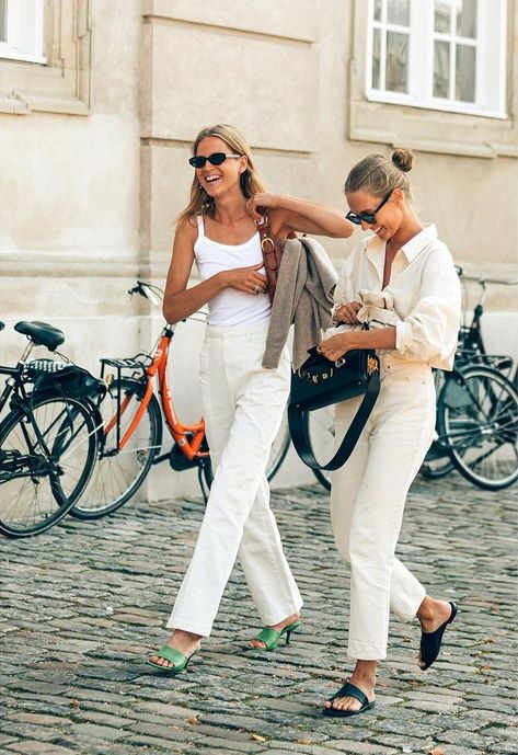 25 Best White Jeans — Summer Outfit Idea Model Street Style — Scandinavian Street Style Best White Jeans, Mode Dope, Le Catch, Mode Shoes, White Jeans Outfit, Workwear Essentials, Mode Inspo, 가을 패션, Looks Style