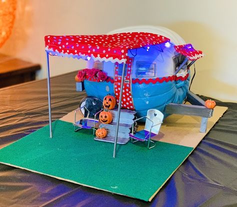 Camping Pumpkin Decorating, Camper Pumpkin Decorating, Pumpkin Camper Carving, Camper Pumpkin Painting Ideas, Pumpkin Painted Like A Camper, Pumpkin Trailer, Pumpkin Decorating Contest Grill, Pumpkin Camper Painted, Camper Pumpkin