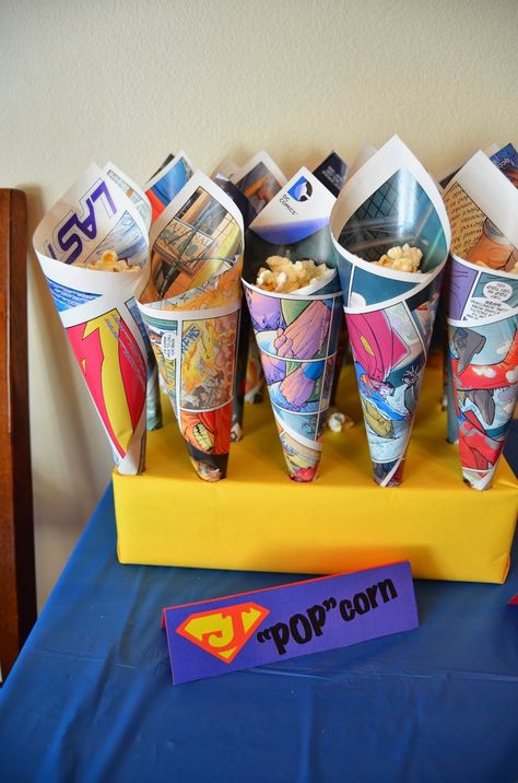 Superman Party Decorations, Superman Baby Shower, Marvel Halloween, Luca Birthday, Superman Birthday Party, Pop Art Party, Superman Party, Luxury Picnics, Comic Party