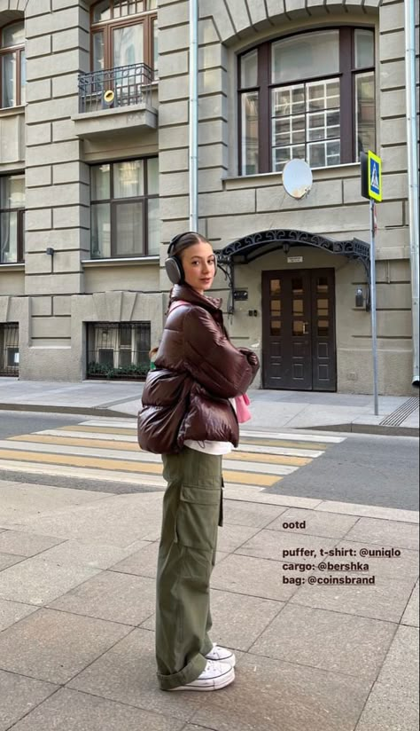 Green Cargo Pants Outfit Winter, Olive Green Jacket Outfit, Cargo Pants Winter Outfit, Olive Green Cargo Pants Outfit, Olive Cargo Pants Outfit, Olive Green Jacket Outfits, Cargo Pants Outfit Winter, Olive Green Pants Outfit, Genderfluid Fashion