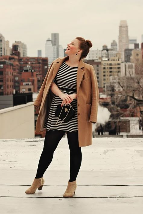 Plus Size Winter Outfits-14 Chic Winter style for Curvy Women Plus Size Herbst, Flattering Plus Size Dresses, Preppy Winter Outfits, Plus Size Winter Outfits, Chic Winter Style, Look Legging, Plus Size Fall Outfit, Look Plus Size, Perfect Legs