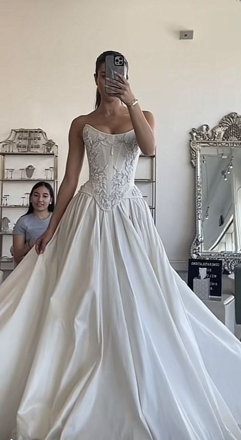 Beaded Corset Prom Dress, Corset Wedding Dress With Veil, Low Rise Wedding Dress, Silk Sparkle Wedding Dress, Structured Corset Wedding Dress, Low Corset Wedding Dress, Low Waist Corset Wedding Dress, Corset Waist Wedding Dress, Hair With Bow Aesthetic