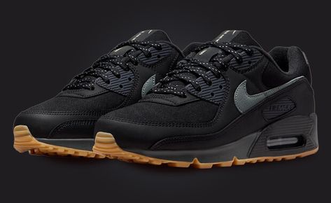 This Nike Air Max 90 comes clad in shadowy black and grey for this gum-soled iteration of the classic model. Find release info and images here. Nike Air Max 90 Black, Nike Air Max 90 Mens, Air Max 90 Black, Black Nike Air Max, Cool Nikes, Brooklyn Style, Nike Dresses, Army Boots, Air Max Shoes