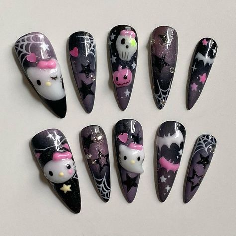 kitty claws nailz ♡🐾 open ! (@kittyclaws.nailz) • Instagram photos and videos Spooky Kuromi Nails, Cute Acrylic Nails Halloween, Spooky Sanrio Nails, Choco Cat Nails, Nail Inspiration Halloween, Goth Hello Kitty Nails, Scene Queen Nails, Halloween Nail Ideas 2024, Halloween Cartoon Nails