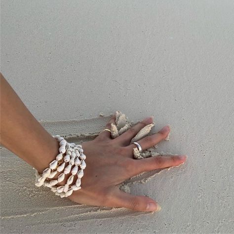 Beach Jewelry Aesthetic, Witch Aesthetic Fashion, Rachel Nguyen, Beach Fashion Shoot, Shiny Rings, Creative Shot, Jewelry Aesthetic, Beach Fashion, Aesthetic Pics