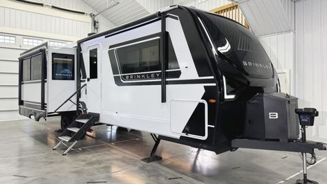 Today’s RV review from Tony Barthel is of the Brinkley Model Z Air 295—Brinkley’s first travel trailer offering. Brinkley Rv, Grand Design Rv, New Travel Trailers, Home Improvement Show, Square Windows, Propane Tank, Grand Designs, Rv Camper, Water Systems