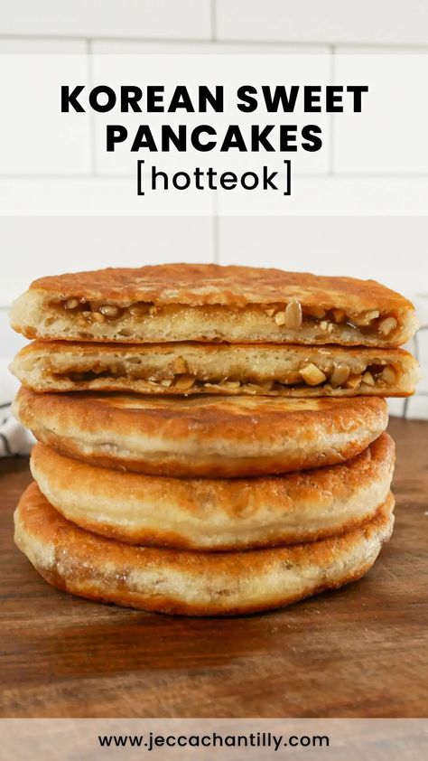 Hotteok (호떡) - Korean Sweet Pancakes - Jecca Chantilly Crispy Pancake Recipe, Hotteok Recipe, Wheat Free Dessert, 310 Shake Recipes, Rice Flour Pancakes, Bread Recepies, Rice Flour Recipes, Sweet Pancakes, Crispy Pancakes