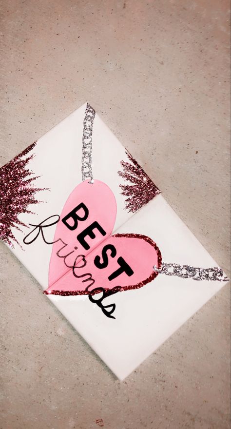 Painting Ideas To Do With Your Best Friend, Bff Canvas Ideas, Best Friends Painting Ideas On Canvas, What To Draw For Your Best Friend, Paintings For Best Friends Canvases, Bestie Canvas Ideas, Cute Best Friend Paintings, Two Canvas Painting Ideas Best Friends, Best Friends Painting Canvases