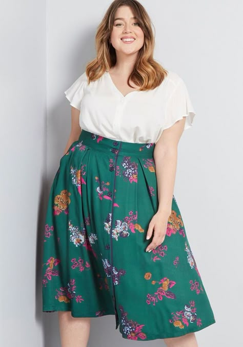 Gore Fashion, Trends Summer 2024, Plus Size Herbst, Midi Skirt Green, Fashion Trends Summer, Green Floral Skirt, Green Midi Skirt, Chubby Fashion, Plus Size Fashion For Women