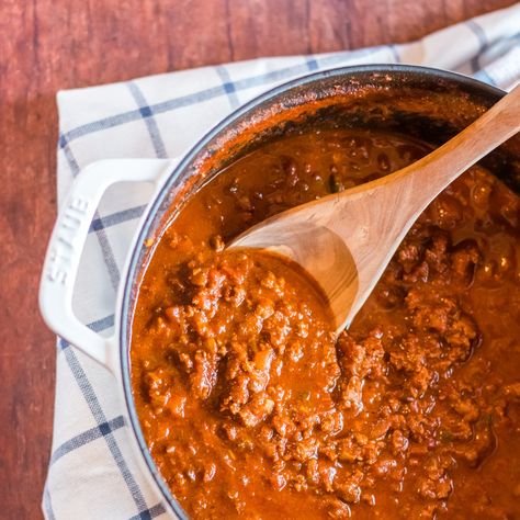 This is the best bison chili recipe! It's your favorite classic chili recipe made with bison. This is a hearty, Texas style chili that's super flavorful. Best Bison Chili Recipe, Bison Meat Recipes, Bison Chili Recipe, Ground Bison Recipes, Bison Chili, Texas Style Chili, Classic Chili Recipe, Bison Recipes, Chili Recipe Healthy