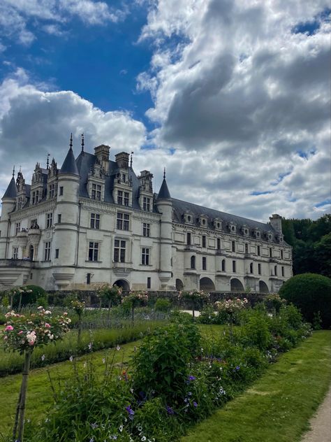 France Castle Aesthetic, France Castle, European Castle, Castle Aesthetic, Europe Aesthetic, European Castles, Castle Garden, Fairytale Castle, Fantasy Novel