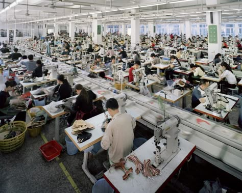 Clothes Manufacturing Factory, Factory Clothes, Clothing Industry, Shoe Factory, Clothing Manufacturing, Fashion Factory, Garment Factory Design, Manufacturing Factory Design, Extreme Photography