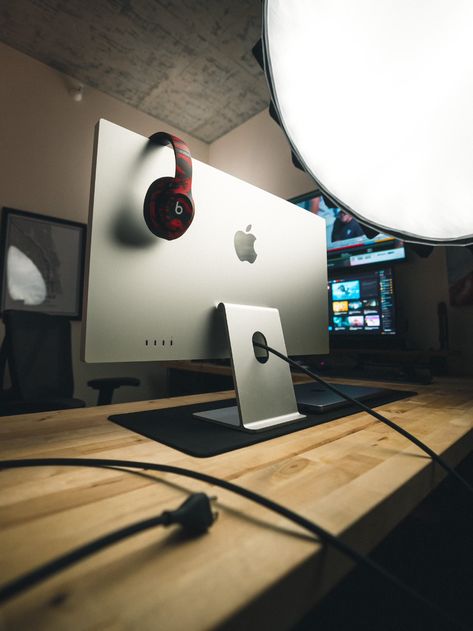 Apple Studio Display, Apple Setup, Studio Display, Display Desk, Work Aesthetic, Desk Areas, Work Spaces, Apple Design, Office Workspace