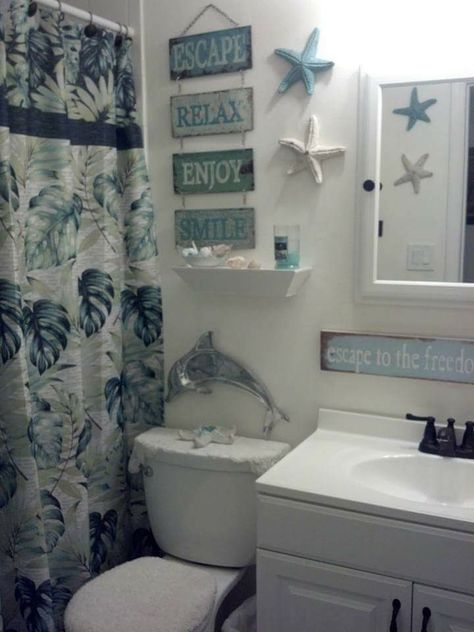 Under The Sea Bathroom Decor, Beach Vibe Bathroom, Beach Bathroom Decor Ideas, Bathroom Ocean Theme, Ocean Bathroom Ideas, Vibe Bathroom, Beach House Decor Diy, Beach Theme Bathroom Decor, Ocean Themed Bathroom