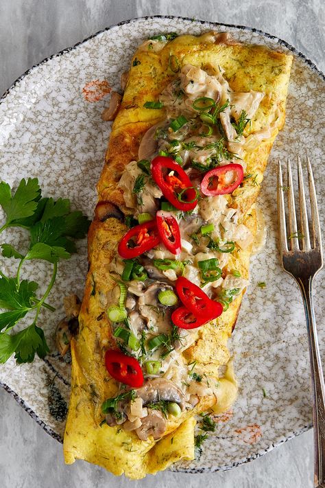 Healthy 2025, Wine Reduction Sauce, Craving Tasty, Mushroom Filling, Reduction Sauce, Omelette Recipe Easy, Mushroom Omelette, Creamy White Wine Sauce, Caramelized Onions And Mushrooms