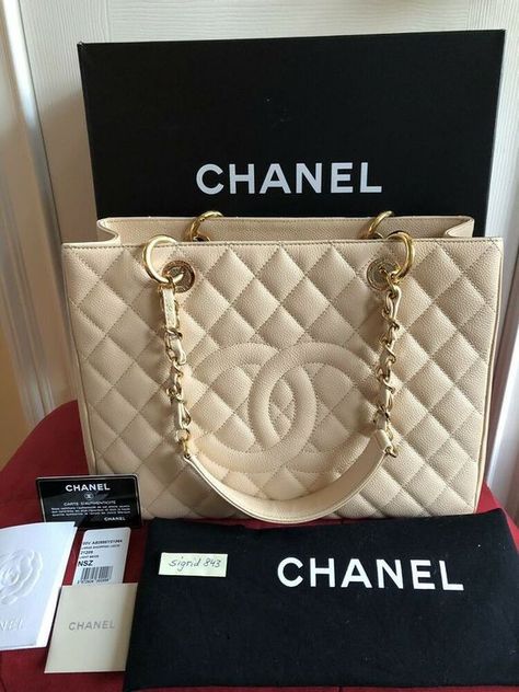 Chanel Handbags Tote, Chanel Quilted Bag, Chanel Shopper, Chanel Grand Shopping Tote, Chanel Bag Classic, Chanel Gst, Luxury Tote Bags, Chanel Tote, Luxury Purses