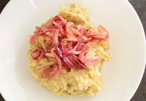 Dominican Mangú Recipe Dominican Mangu Recipe, Mangu Recipe, Dominican Dish, Green Plantains, Traditional Breakfast, Starchy Vegetables, Cheese Fries, Latin Food, Caribbean Recipes