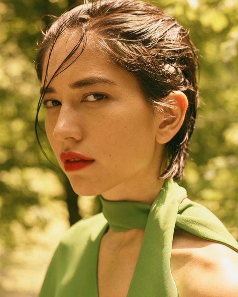 Crazy Rich Asians’ Sonoya Mizuno: A Summer Makeup How-To Sonoya Mizuno, Red Orange Lipstick, Asian Makeup Tutorials, Crazy Rich Asians, Crazy Rich, Summer Makeup Looks, Ex Machina, Asian Makeup, Ingrown Hair