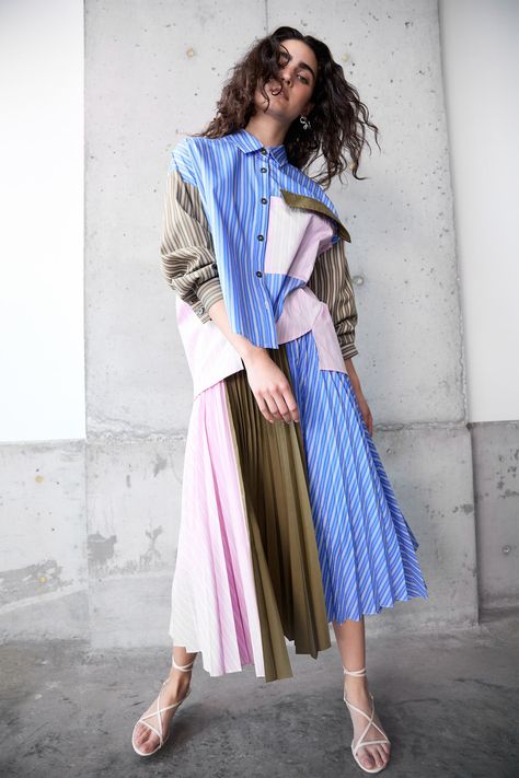 Resort 2025, Knit Shirt Dress, Dress With Pleats, 2025 Fashion, Denim Midi Dress, Tanya Taylor, Column Dress, Runway Trends, Stripe Top