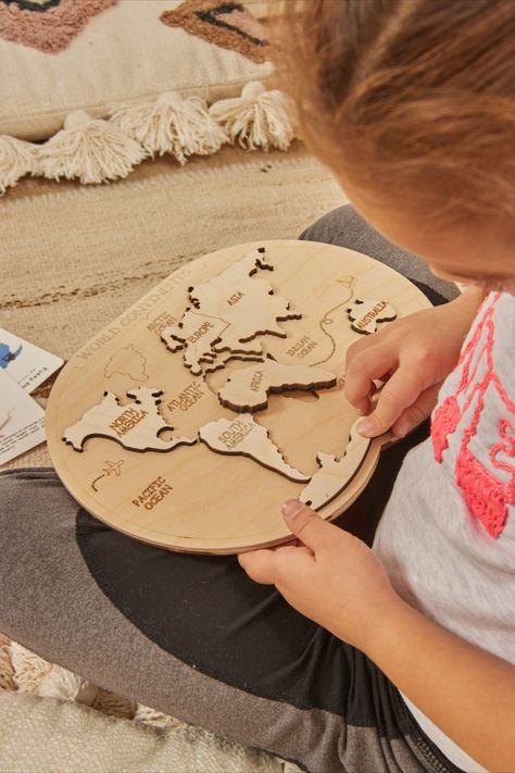 It is an educational and eco-friendly wooden toy for young children. Jigsaw, a picture of a world map
and shows all continents. It will entertain your child, but also develop hand mobility. and will help motivate learning geography. Eslenta produces simple products that develop the imagination, stimulate the senses and arouse curiosity. Learning Geography, Hand Mobility, Dt Projects, Cnc Designs, Continents And Oceans, Wooden Educational Toys, All Continents, Montessori Educational Toys, Simple Products