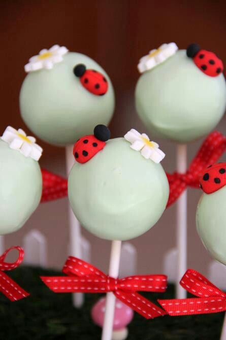 Little Ladybird Cake pops! Love Bug Birthday, Ladybug Food, Ladybug Cake Pops, Ladybird Cake, Tiffany Baby Showers, Bug Cake, Ladybug Cake, Cake Pop Designs, Kylie Birthday