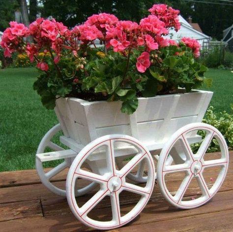 Backyard Vegetable Gardens, Flower Cart, Vegetable Garden Design, Unique Gardens, Deco Floral, Mini Garden, Garden Decoration, Amazing Flowers, Yard Decor