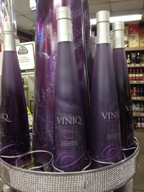 Viniq!! Purple vodka ~.~ Viniq Vodka, Purple Liquor, Wedding Alcohol, Mixed Drinks Alcohol, Alcohol Aesthetic, Purple Party, Vodka Cocktails, Drink Me, Liquor Bottles